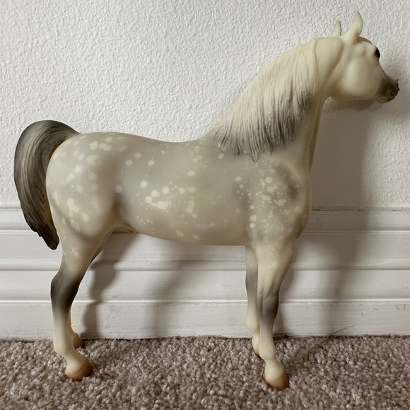 Breyer Horse #839 - Proud Arabian Stallion *Signed By Peter Stone* - Picture 5 of 9